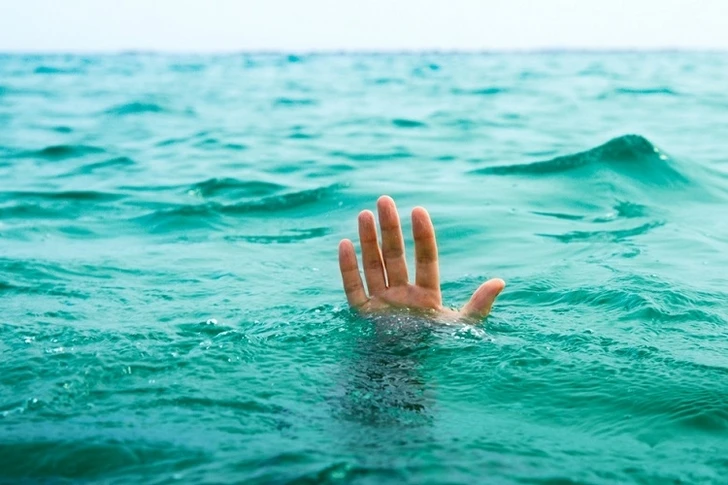 Найденный утонувшим в Сумгайыте мужчина совершил суицид