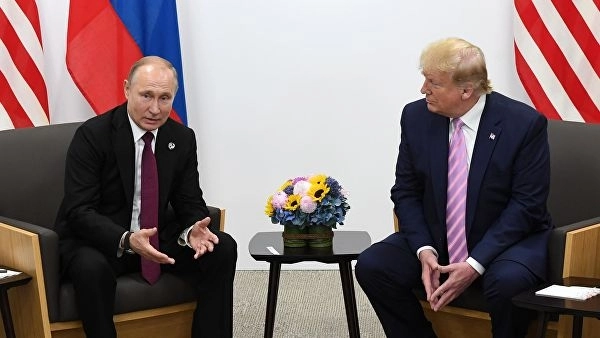 Трамп дважды пошутил на встрече с Путиным