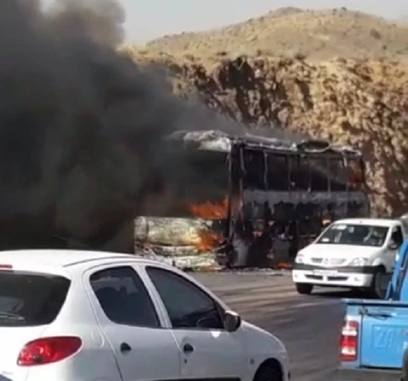 Сгорел автобус, перевозивший азербайджанских паломников в Иран – ВИДЕО