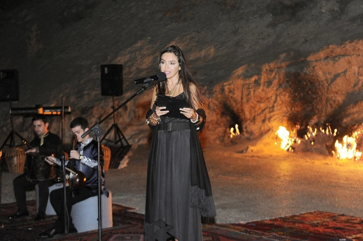 Лейла Алиева на вечере йоги и поэзии в заповеднике «Янардаг» – ФОТО