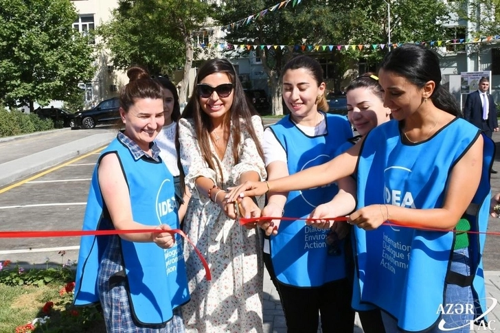 Лейла Алиева на открытии очередного благоустроенного двора в рамках проекта «Наш двор» – ФОТО