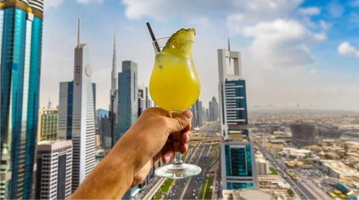 В Дубае иностранцам разрешат выпивать