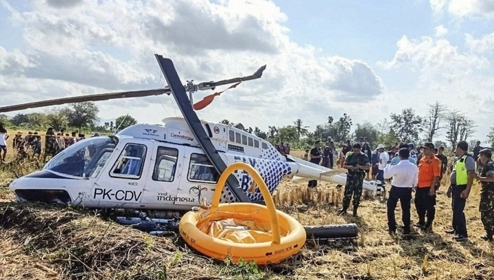 В Индонезии потерпел крушение туристический вертолет