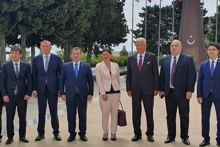 Начался визит членов парламента Грузии в Азербайджан