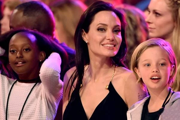 Анджелина Джоли разрешила Брэду Питту забрать детей