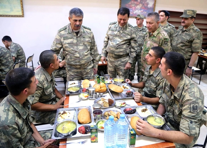 Закир Гасанов проверяет боеспособность воинских частей азербайджанской армии - ФОТО