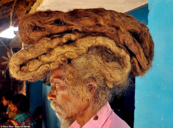 Житель Индии 40 лет не стригся и не мыл голову – ФОТО