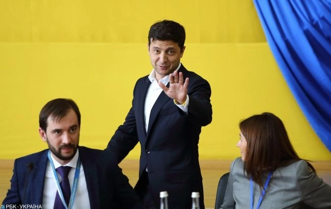 Партия Владимира Зеленского побеждает на выборах в Верховную Раду