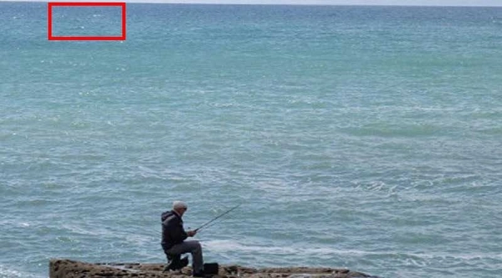 Загадочное пятиметровое существо напугало людей в море в Новханы – ВИДЕО