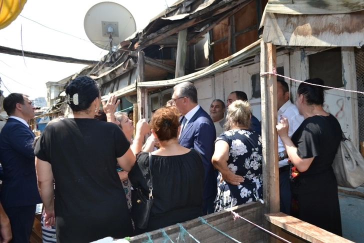 В Баку переселяют жильцов дома, находящегося в аварийном состоянии - ФОТО
