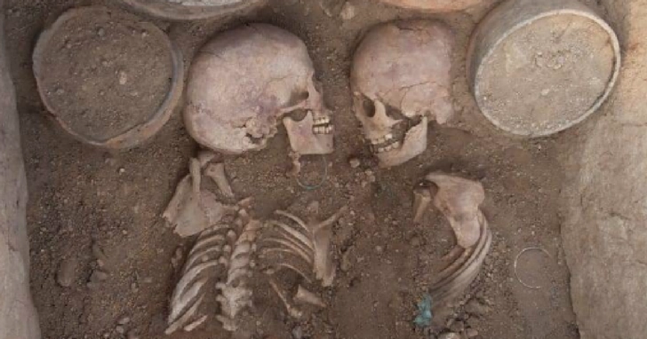 Останки влюбленных, смотрящих друг другу в глаза, нашли в 4000-летней могиле – ФОТО