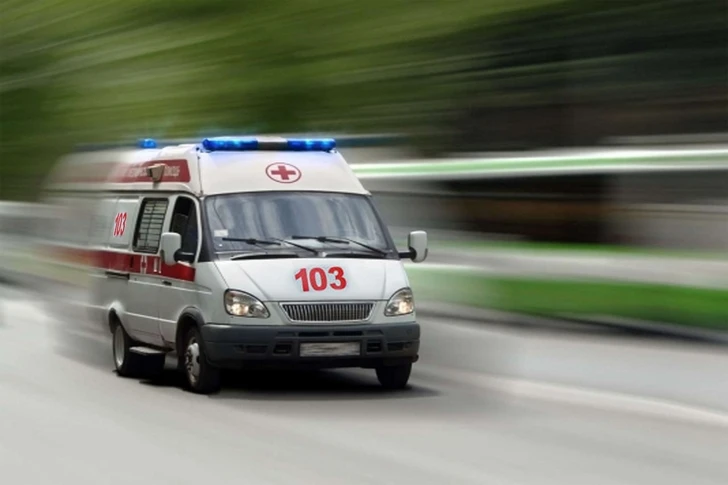 В Баку столкнулись пассажирский автобус и автомобиль, есть пострадавшие - ФОТО