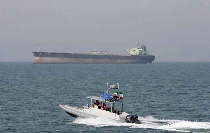 Задержанный Ираном танкер принадлежит Ираку - СМИ