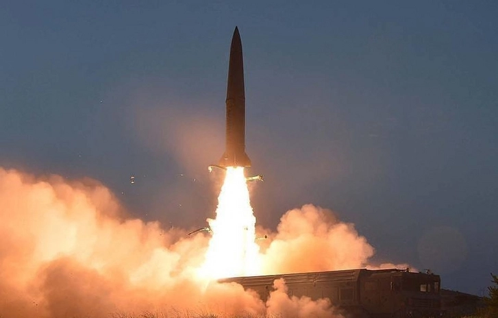 КНДР провела запуск двух неопознанных снарядов с берега Японского моря