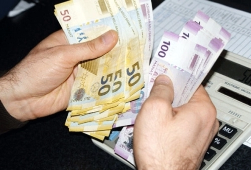 Средняя зарплата в Азербайджане достигла 585 манат