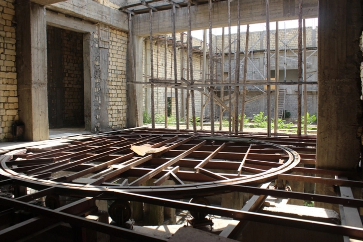 Институт истории: Дербентский государственный азербайджанский драматический театр остался без здания