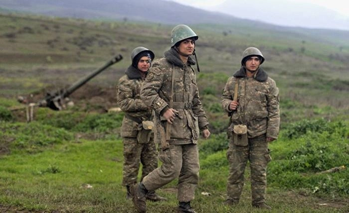 Почему армянские солдаты бегут в Азербайджан, а в Ереване оторваны от реальности? Анализ Media.Az