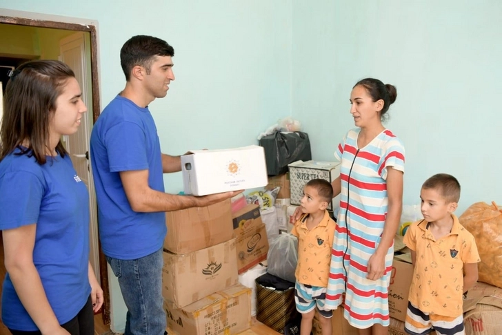 Завершилась раздача малоимущим семьям праздничных паев со стороны Фонда Гейдара Алиева - ФОТО