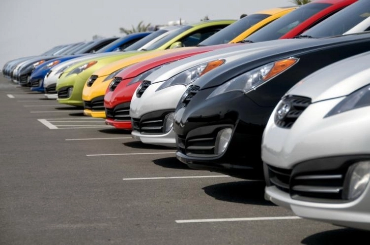 Азербайджан почти вдвое увеличил импорт автомобилей