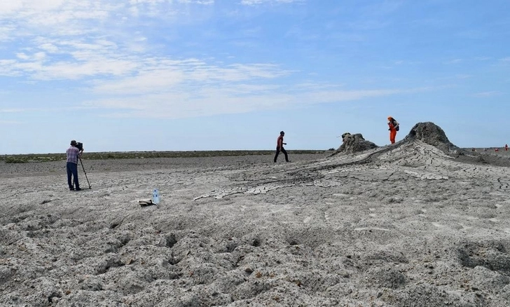 Продолжаются исследования вулкана на острове Хара Зира