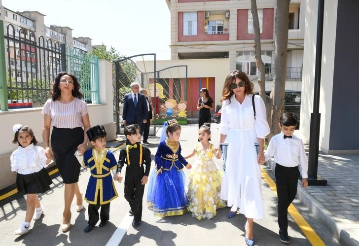 Мехрибан Алиева на открытии яслей-детских садов и празднестве для детей в Баку – ФОТО