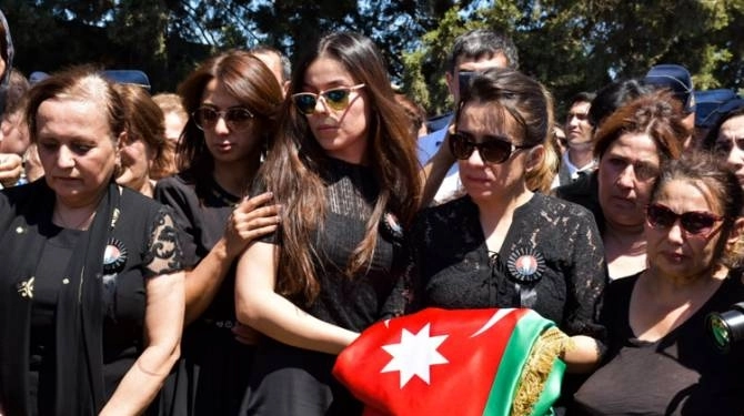 Супруга погибшего пилота Рашада Атакишиева: Рашад желал принять участие в освобождение Карабаха - ИНТЕРВЬЮ