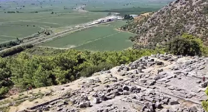 В Турции обнаружили руины храма Зевса