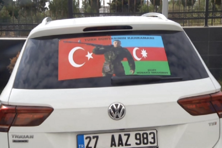 Первый турок, прибывший в Азербайджан после применения безвизового режима, восхитил своим поступком - ВИДЕО