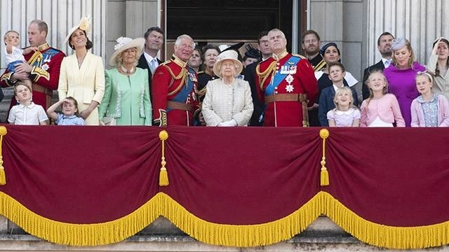 Королевская семья Британии оказалась в центре секс-скандала