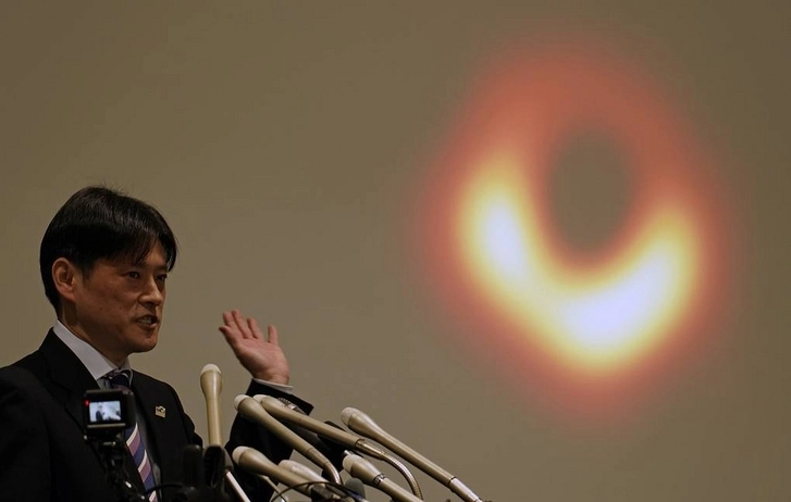 Авторам первой фотографии черной дыры достались 3 миллиона долларов