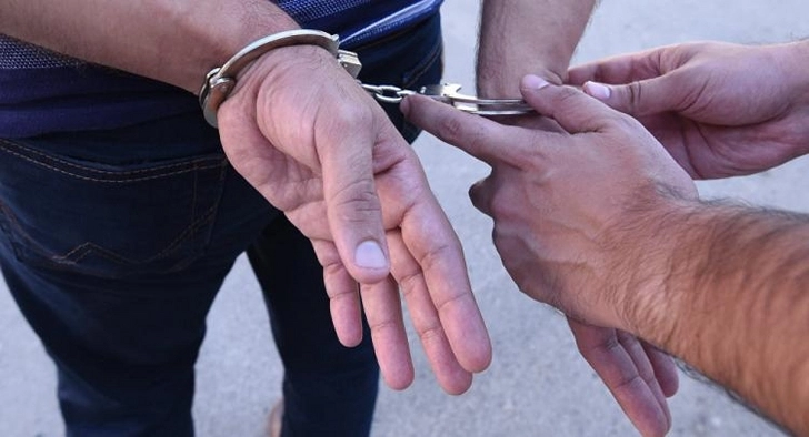 В Баку задержаны подозреваемые в совершении серии краж