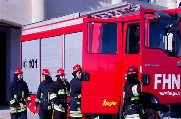 В Гейчае произошел пожар в общежитии, эвакуированы 50 семей