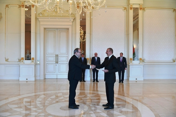 Ильхам Алиев принял верительные грамоты новоназначенного посла Латвии в Азербайджане - ФОТО/ОБНОВЛЕНО