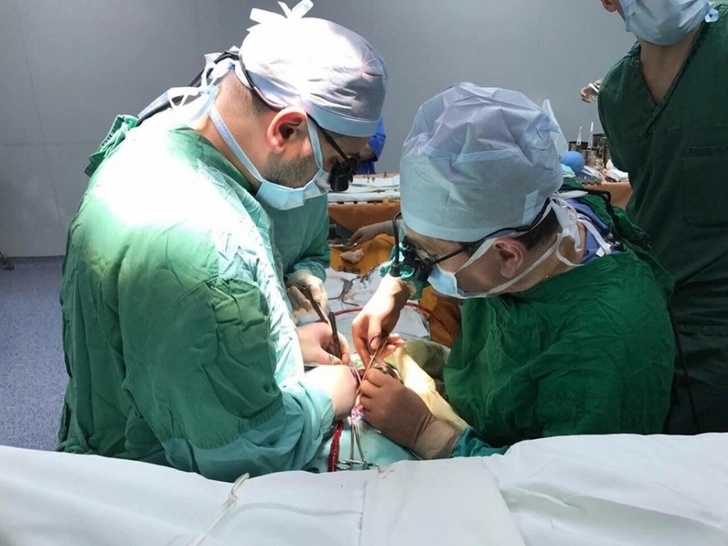 В Азербайджан приедут известные детские кардиохирурги Украины