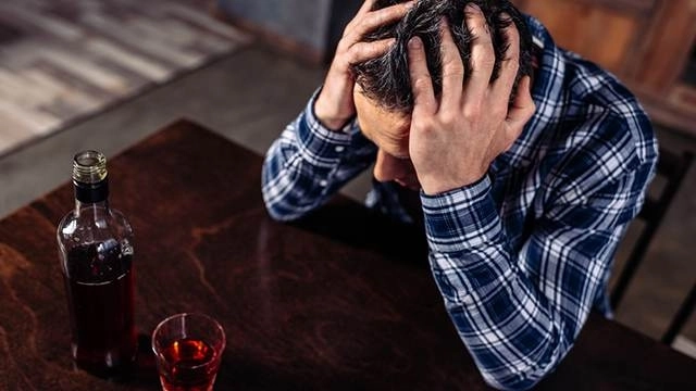 Ученые обнаружили новый вред алкоголя для головного мозга