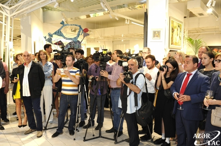 В Баку открылась выставка под названием «Девичья башня. Быть женщиной» – ФОТО