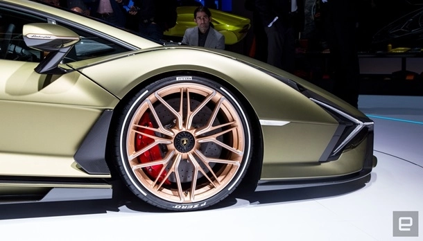 Представлен первый гибридный Lamborghini - ФОТО