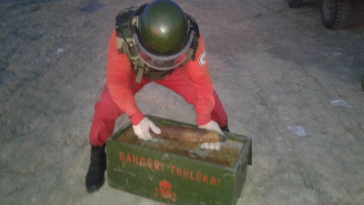 Около Мингячевирского водохранилища найден пушечный снаряд - ФОТО