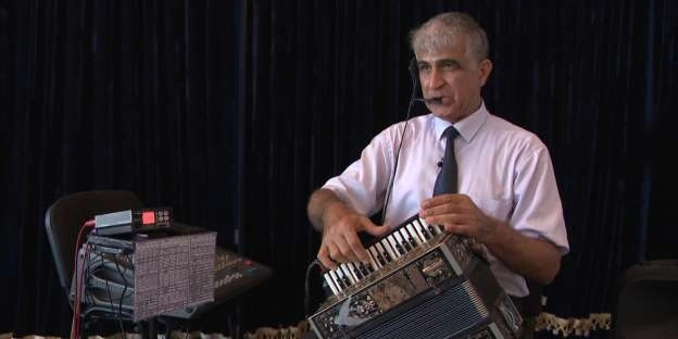 Азербайджанец создал не имеющий в мире аналогов музыкальный инструмент – ВИДЕО