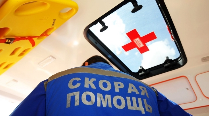 Школьница погибла после падения с парапета парковки в Москве