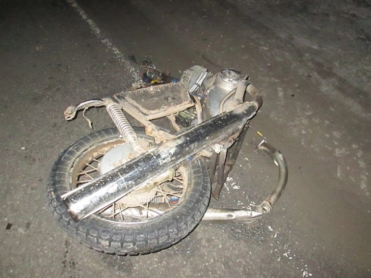 В Имишли столкнулись трактор и мотоцикл, есть погибший