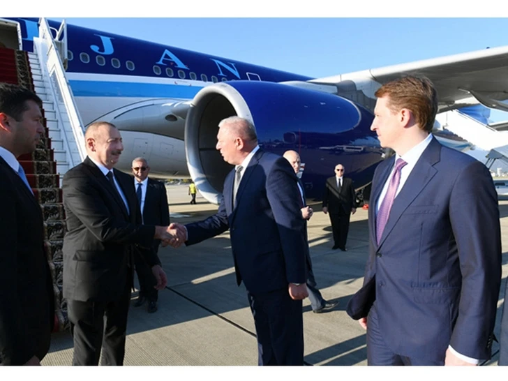 Ильхам Алиев прибыл с рабочим визитом в Россию – ФОТО