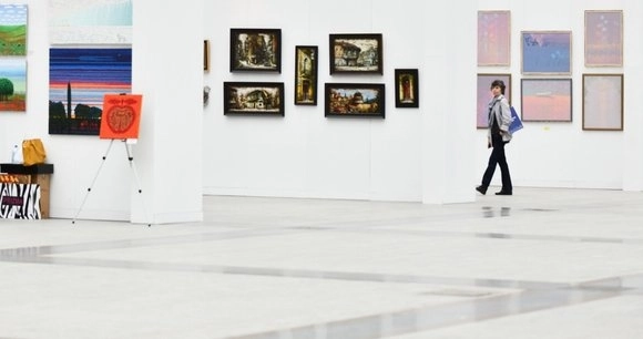 Азербайджанские художники примут участие в биеннале современного искусства в Москве