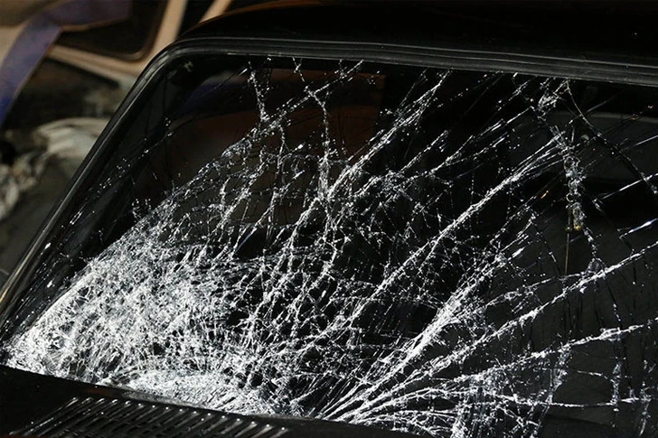 В Баку сбивший подростка водитель скрылся с места происшествия