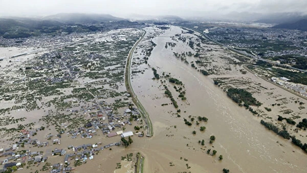 В Японии около 136 тысяч жилищ остаются без воды из-за тайфуна