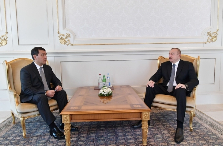 Президент Ильхам Алиев принял верительные грамоты новоназначенного посла Казахстана в Азербайджане - ОБНОВЛЕНО