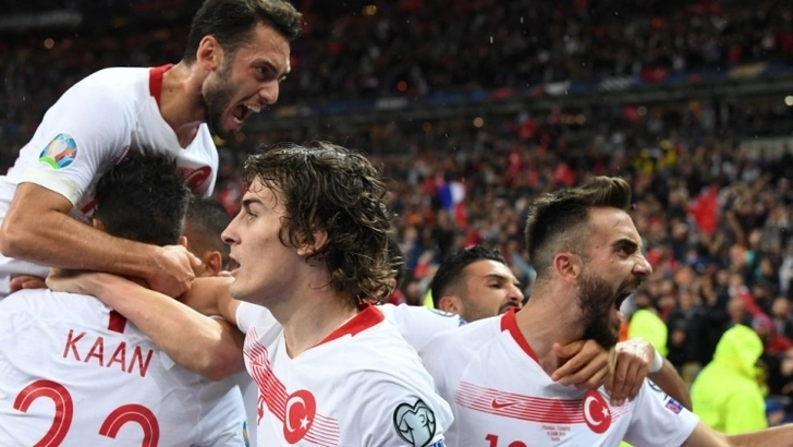 Министр спорта Франции потребовала от УЕФА наказать сборную Турции