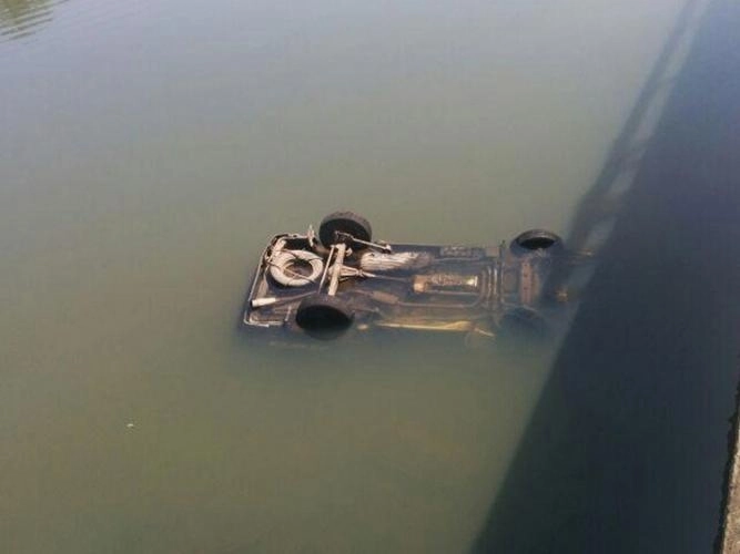 В Хачмазе автомобиль упал в канал, есть пострадавший