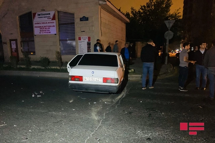 В Баку водитель без прав устроил ДТП – ФОТО