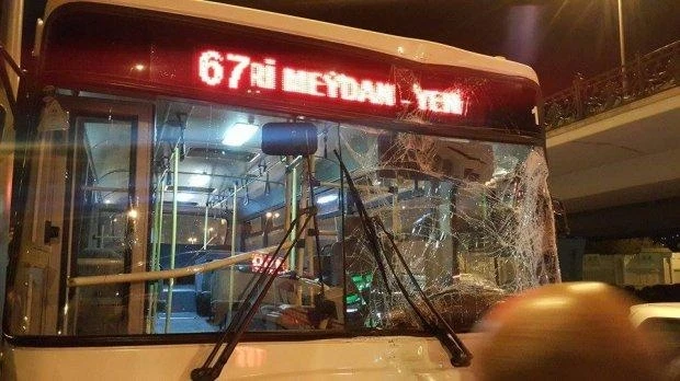 Автобус насмерть сбил молодую женщину